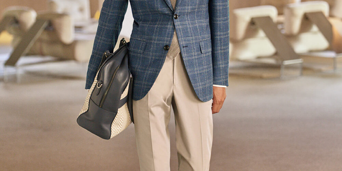 Suit Tailor Montreal: Find the Best Custom Tailoring in the City